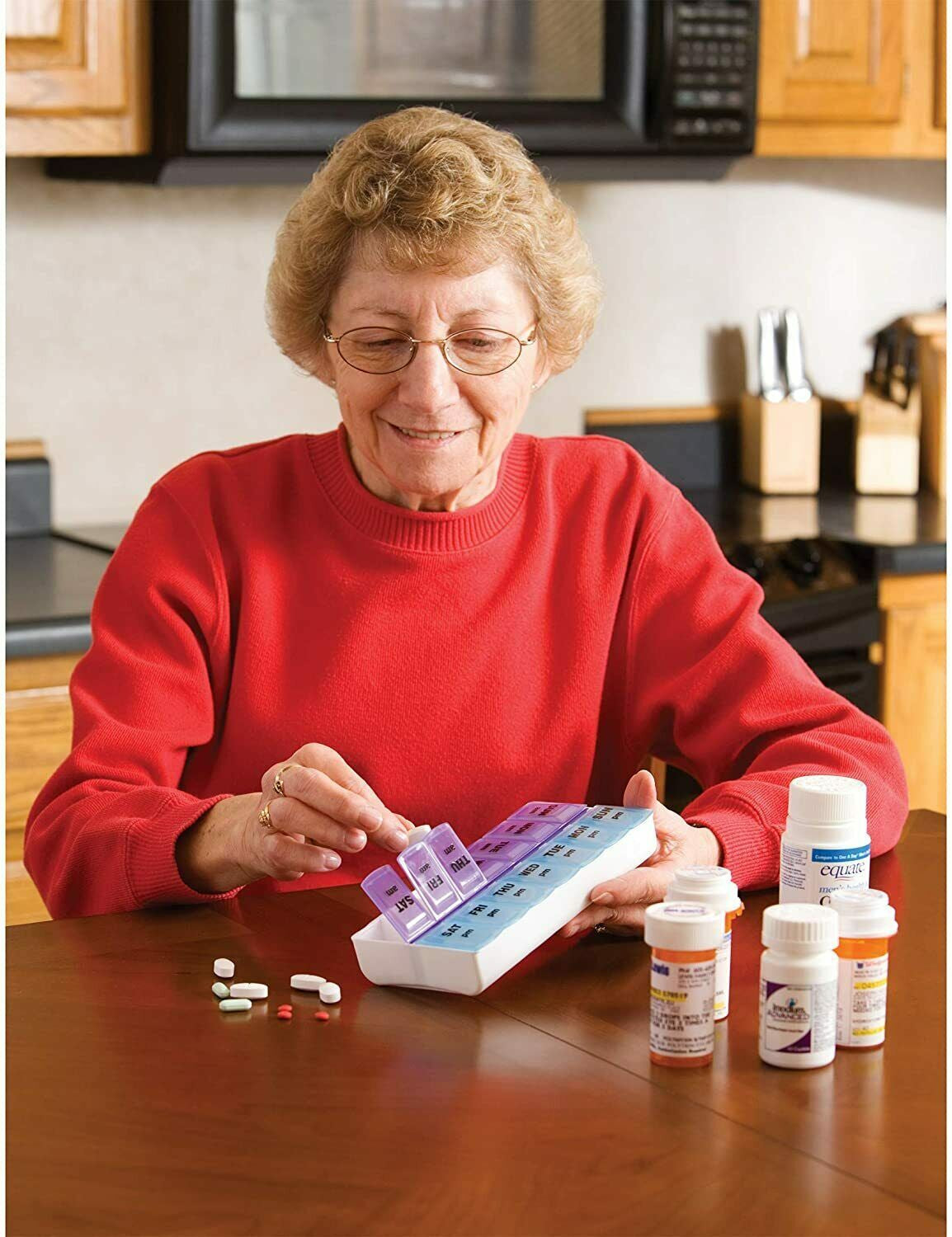 Ultimate 7-Day Pill Organizer: Stylish and Functional AM/PM Dispenser for Easy Medication Management